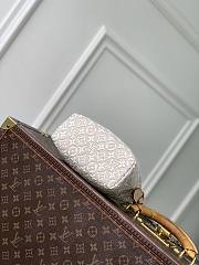 Colestore Louis Vuitton Pochette Hills Monogram Emblème Peuplier Jacquard textile 18.5 x 11 x 6.5 cm - 2