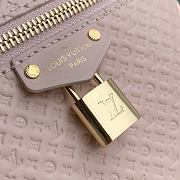 Colestore Louis Vuitton Vanity Chain Pouch Light Bliss 19 x 11.5 x 6.5 cm - 6