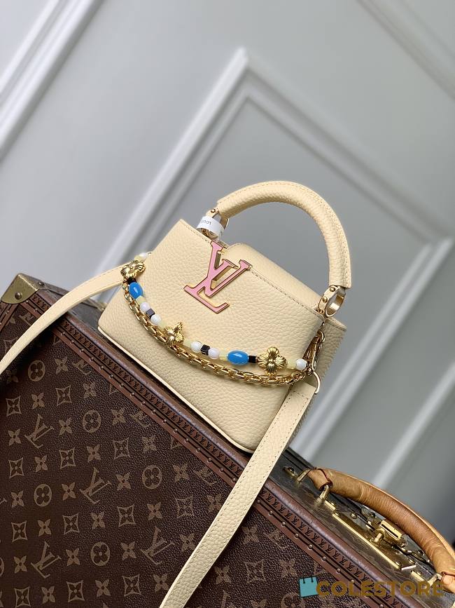 Colestore Louis Vuitton Capucines East West Mini Banana Taurillon leather 12 x 22 x 8 cm - 1