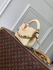 Colestore Louis Vuitton Capucines East West Mini Banana Taurillon leather 12 x 22 x 8 cm - 3