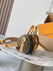 Colestore Louis Vuitton Keepall Bandoulière 25 Monogram/Yellow Monogram Grid coated canvas 25 x 15 x 11 cm  - 6