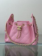 Colestore Chanel SPRING SUMMER 2026   CHANEL 25 MINI HANDBAG   Grained Calfskin & Gold-Tone Metal  Pink 20 x 22 x 12.5cm - 6