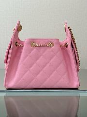 Colestore Chanel SPRING SUMMER 2026   CHANEL 25 MINI HANDBAG   Grained Calfskin & Gold-Tone Metal  Pink 20 x 22 x 12.5cm - 4