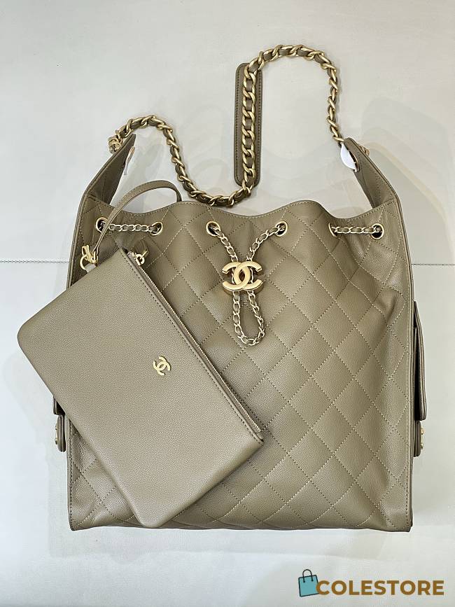 Colestore Chanel Spring Summer 2026   CHANEL 25 Medium Handbag   Grained Calfskin & Gold-Tone Metal  Dark Khaki  40 x 30 x 15cm - 1