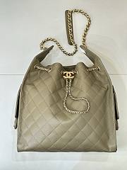 Colestore Chanel Spring Summer 2026   CHANEL 25 Medium Handbag   Grained Calfskin & Gold-Tone Metal  Dark Khaki  40 x 30 x 15cm - 2