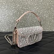 Colestore Valentino Garavani Locò Small Shoulder Bag With Pearls, Rhinestones And Jewel Logo Light Pink 20x11x5cm - 6