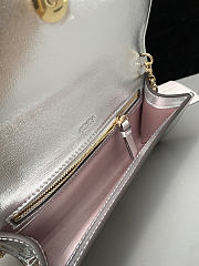 Colestore Jimmy Choo Curve Wallet With Chain Silver Metallic Leather Wallet with Chain 19x10.5x4cm - 2