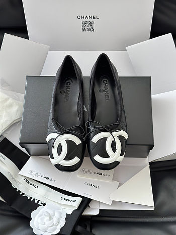 Colestore Chanel Ballet flats   Lambskin  Black & White