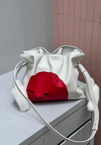 Colestore Loewe 180 anniversary   Medium Lion Intarsio Flamenco clutch in calfskin White/Red 30 x 24.5 x 10.5 cm