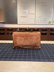 Colestore Chanel Métiers d’art 2026   Maxi Flap bag   Suede Calfskin & Gold-Tone Metal  Camel  19.5 x 32 x 10cm - 2