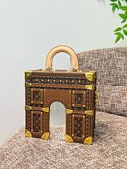 Colestore  Louis Vuitton Triumphal Arch Monogram Canvas 25 x 17.2 x 12.3 cm - 1