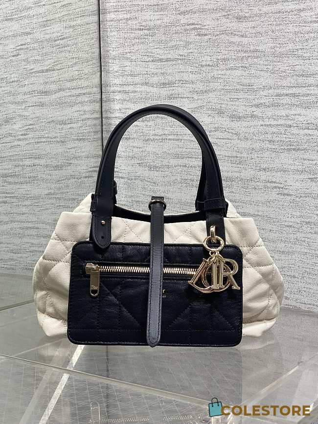 Colestore Dior Small Dior Toujours Reversible Vertical Tote Bag Two-Tone Black and Trench Macrocannage Supple Calfskin 23x15x15cm - 1