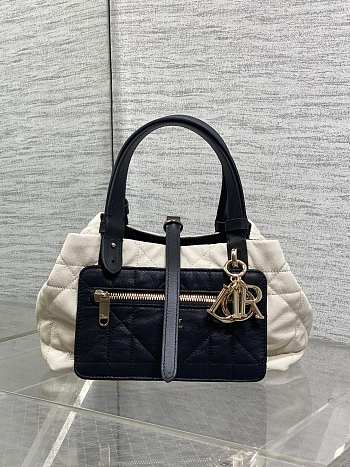 Colestore Dior Small Dior Toujours Reversible Vertical Tote Bag Two-Tone Black and Trench Macrocannage Supple Calfskin 23x15x15cm