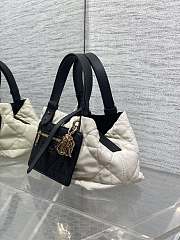 Colestore Dior Small Dior Toujours Reversible Vertical Tote Bag Two-Tone Black and Trench Macrocannage Supple Calfskin 23x15x15cm - 2