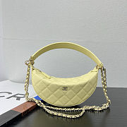 Colestore Chanel Clutch with chain  Grained Calfskin  Light Yellow 15x22x6cm - 1
