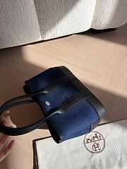 Colestore Hermes Garden Party Neo 23 Denim Moyen and Black Negonda Palladium Hardware 23 x 16 x 10 cm - 4