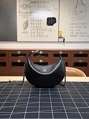 Colestore Chanel Fall Winter 2026 Pre-Collection   Clutch with chain   Lambskin & Gold-Tone Metal  Black 21 x 22 x 9 cm - 1