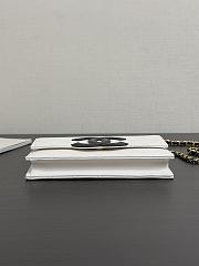 Colestore Chanel Fall Winter 2026 Pre-Collection   Wallet on Chain   Shiny Grained Calfskin, Lambskin & Gold-Tone Metal  White & Black 12 x 19 x 3.5cm - 2