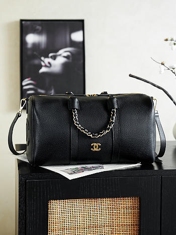 Colestore Chanel Cruise 2026/27 Duffle Bag Grained Calfskin & Gold-Tone Metal Black 48 × 27 × 24 cm