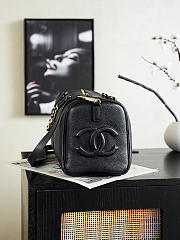 Colestore Chanel Cruise 2026/27 Duffle Bag Grained Calfskin & Gold-Tone Metal Black 48 × 27 × 24 cm - 6