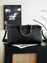Colestore Chanel Cruise 2026/27 Duffle Bag Grained Calfskin & Gold-Tone Metal Black 48 × 27 × 24 cm - 3