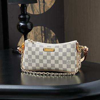 Colestore Louis Vuitton Pochette Liv Damier Azur coated canvas 24.5 x 13.5 x 6.5 cm