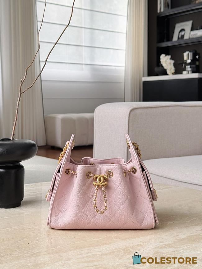 Colestore Chanel FALL WINTER 2026 PRE-COLLECTION   CHANEL 25 MINI HANDBAG   Grained Calfskin & Gold-Tone Metal  Light Pink 20 x 22 x 12.5cm - 1