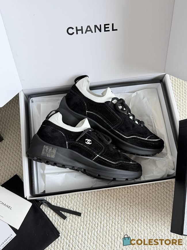Colestore Chanel Métiers d’art 2026   Sneakers   Velvet Calfskin & Mixed Fibers  Black & White  - 1