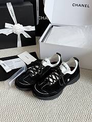 Colestore Chanel Métiers d’art 2026   Sneakers   Velvet Calfskin & Mixed Fibers  Black & White  - 5