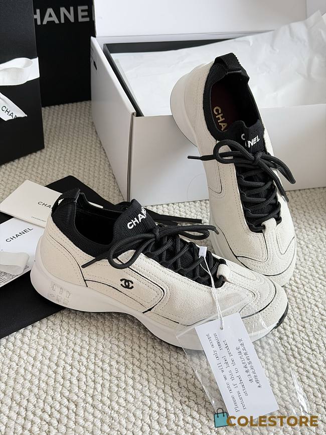 Colestore Chanel Métiers d’art 2026   Sneakers   Velvet Calfskin & Mixed Fibers  Ivory & Black - 1