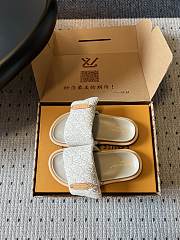 Colestore  Louis Vuitton Pool Pillow Flat Comfort Mules Beige - 6