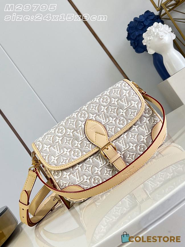 Colestore Louis Vuitton Diane PM Monogram Emblème Peuplier M29795 24 x 15 x 9 cm - 1