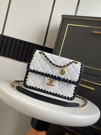 Colestore   Chanel Flap bag, Lambskin, braided calfskin & gold-tone metal, White & Black 22x17x7cm