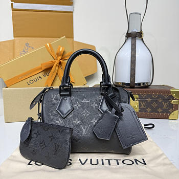 	 Colestore Louis Vuitton Speedy P9 Bandoulière 20 Ultrablack M28262 22 x 14 x 17.5 cm