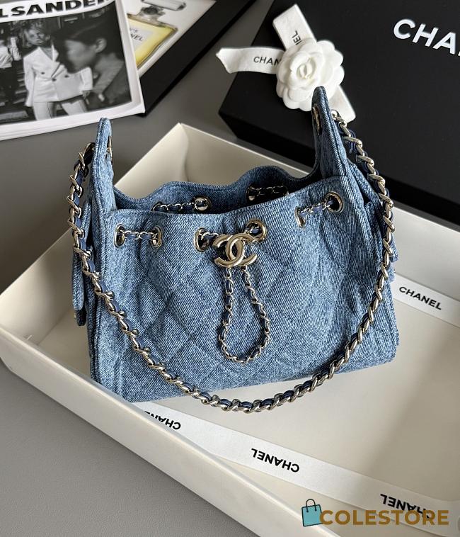 Colestore Chanel MÉTIERS D’ART 2026   CHANEL 25 MINI HANDBAG   Washed Denim & Gold-Tone Metal 20 x 22 x 12.5cm - 1