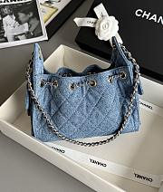 Colestore Chanel MÉTIERS D’ART 2026   CHANEL 25 MINI HANDBAG   Washed Denim & Gold-Tone Metal 20 x 22 x 12.5cm - 6