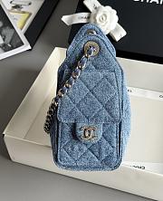 Colestore Chanel MÉTIERS D’ART 2026   CHANEL 25 MINI HANDBAG   Washed Denim & Gold-Tone Metal 20 x 22 x 12.5cm - 4