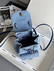 Colestore Chanel MÉTIERS D’ART 2026   SMALL BACKPACK   Washed Denim & Gold-Tone Metal 18.5 x 18 x 12cm - 6