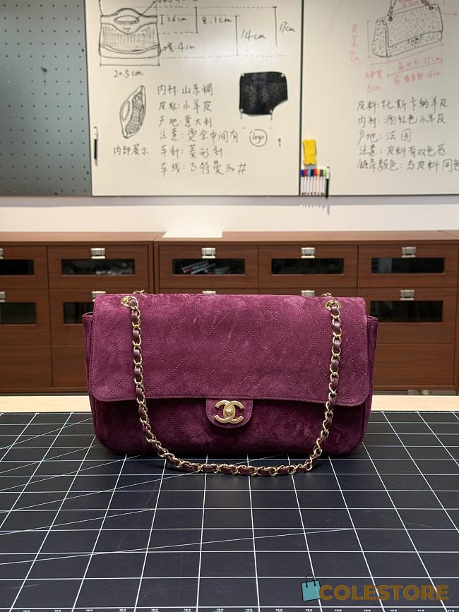 Colestore Chanel Fall Winter 2026 Pre-Collection  Maxi Flap bag   Suede Calfskin & Gold-Tone Metal  Burgundy  19.5 x 32 x 10cm - 1