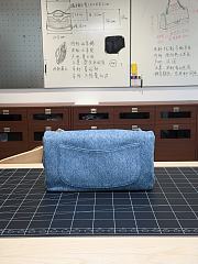 	 Colestore Chanel Maxi Flap bag Washed Denim & Gold-Tone Metal 19.5 x 32 x 10cm  - 4