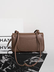 Colestore Chanel FALL WINTER 2026 PRE-COLLECTION MINI FLAP BAG Grained Calfskin & Gold-Tone Metal Brown 13 x 20 x 6cm - 5
