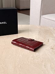 Colestore Chanel Spring Summer 2026   Passport Holder   Crocodile Embossed Calfskin & Gold-Tone Metal Burgundy 14x10.5x2cm - 2