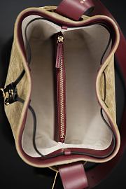 Colestore Chanel Fall Winter 2026 Pre-Collection   Bucket Bag   Suede Calfskin, Calfskin & Gold-Tone Metal  Dark Beige & Black  23 x 23 x 14.5cm - 5