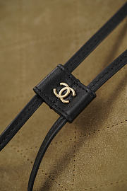 Colestore Chanel Fall Winter 2026 Pre-Collection   Bucket Bag   Suede Calfskin, Calfskin & Gold-Tone Metal  Dark Beige & Black  23 x 23 x 14.5cm - 3