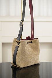 Colestore Chanel Fall Winter 2026 Pre-Collection   Bucket Bag   Suede Calfskin, Calfskin & Gold-Tone Metal  Dark Beige & Black  23 x 23 x 14.5cm - 2