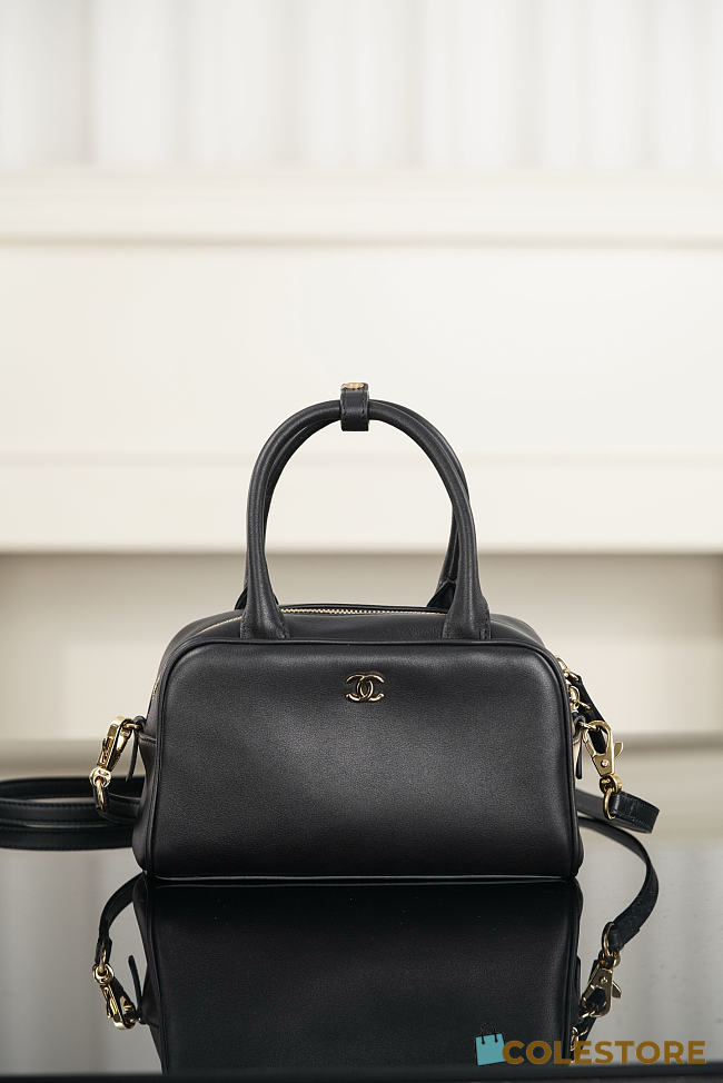 Colestore Chanel Clutch with Leather Strap   Calfskin & Gold-Tone Metal  Black  13 x 21 x 9cm - 1