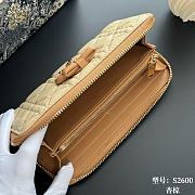 Colestore Dior  Lady Dior Voyageur Slim Wallet Two-Tone Trench and Biscuit Cannage Lambskin 12x9x2cm - 3
