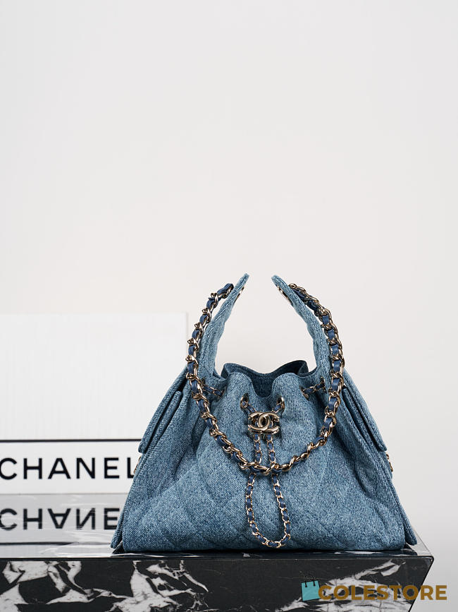 Colestore Chanel Métiers d’art 2026   CHANEL 25 Small Handbag   Washed Denim & Gold-Tone Metal  30 x 26 x 14cm - 1
