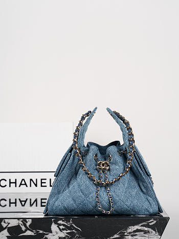 Colestore Chanel Métiers d’art 2026   CHANEL 25 Small Handbag   Washed Denim & Gold-Tone Metal  30 x 26 x 14cm