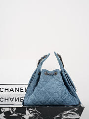 Colestore Chanel Métiers d’art 2026   CHANEL 25 Small Handbag   Washed Denim & Gold-Tone Metal  30 x 26 x 14cm - 6